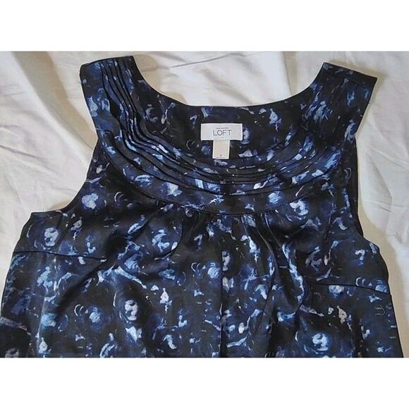5/$25 EUC LOFT Sleeveless Floral Pullover Blouse Tank Top Size Small Blues - Picture 4 of 7